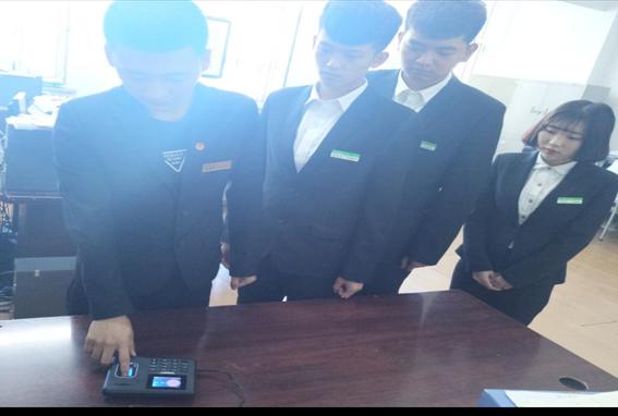 1B712CE1F4BDF834B7F6875EFF0B685E